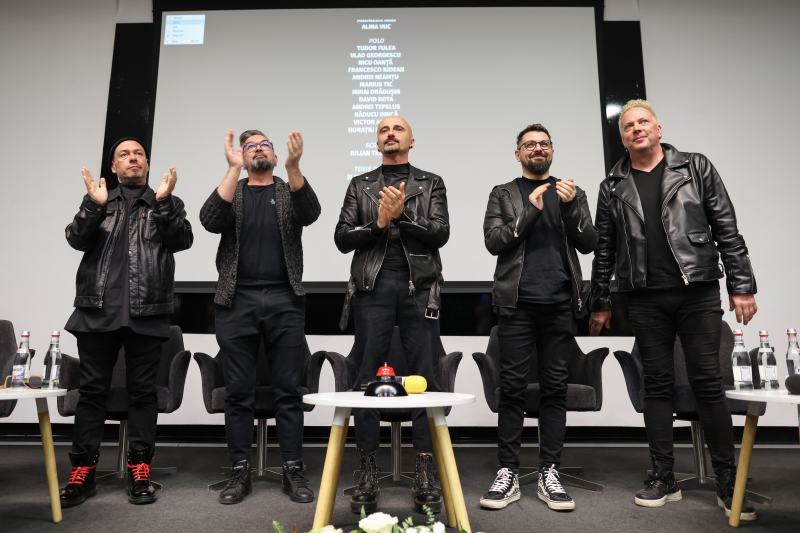 VIDEO „Apa este H2O”. Voltaj, melodie manifest despre alegerile prezidențiale