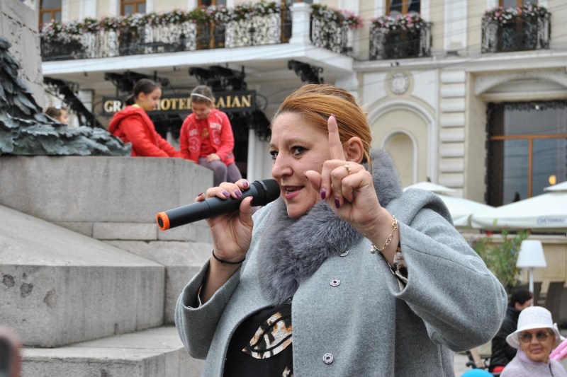 Antena 3 anunță „decizia fără precedent” luată după ce Diana Șoșoacă a agresat verbal o jurnalistă a postului în Parlament