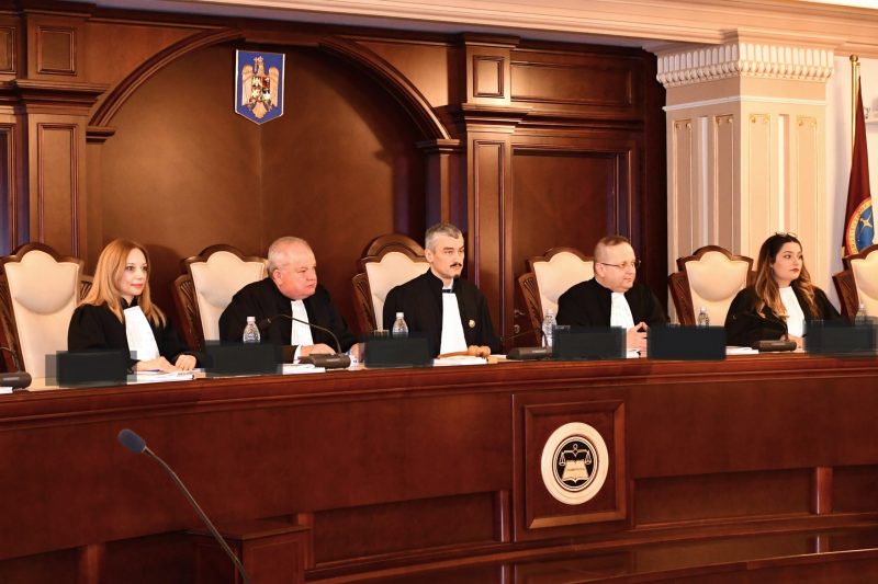 CCR clarifică cine va fi președintele României până la alegerea unui nou șef de stat, după anularea scrutinului