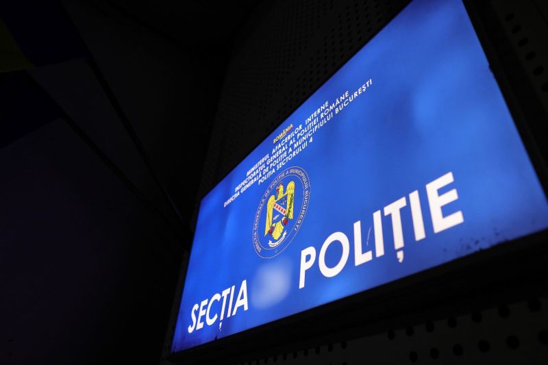 Doi jandarmi s-au bătut într-un restaurant din București / Unul dintre ei este în comă la spital