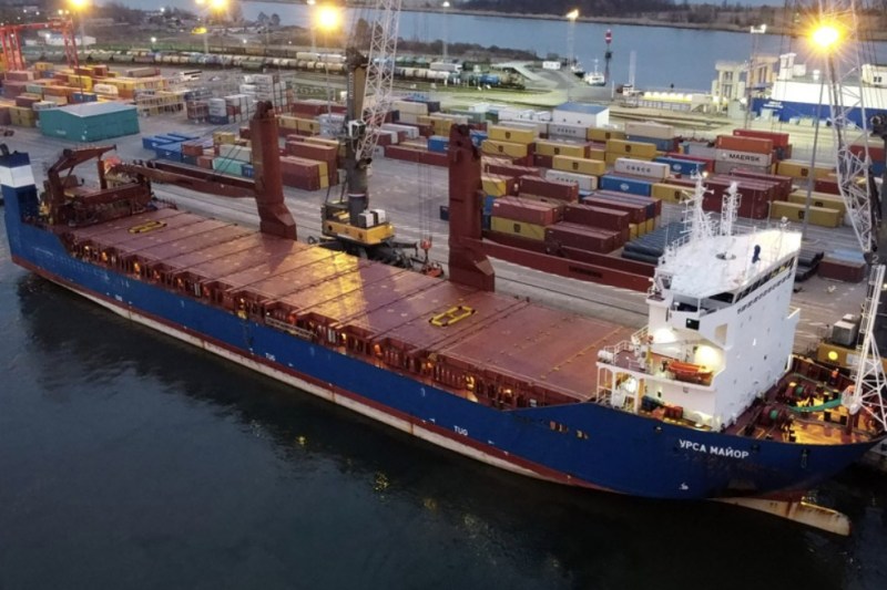 O mare navă rusă, aflată sub sancțiuni, s-a scufundat în Mediterană după o explozie la sala motoarelor / De ce „Ursa Major” era importantă pentru marina Moscovei