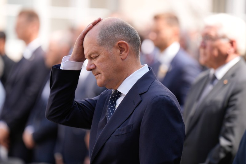 Olaf Scholz îl critică pe cel care s-ar putea să-i ia postul de cancelar pentru pozițiile privind rachetele Taurus: „O periculoasă traiectorie în zig-zag”