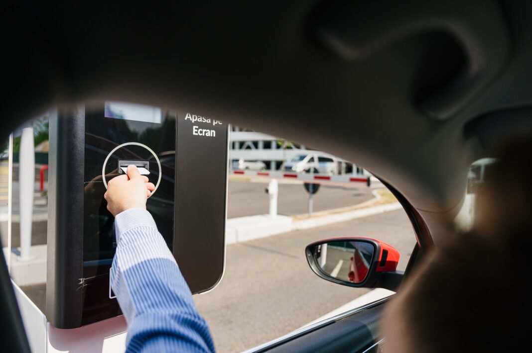 parcare Otopeni ieftina