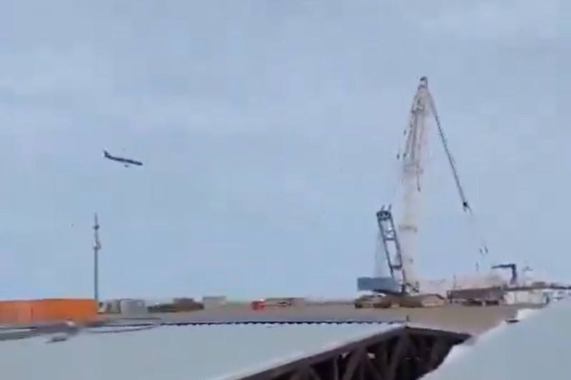 ULTIMA ORĂ Un avion de pasageri Azerbaijan Airlines s-a prăbușit în Kazahstan / Momentul tragediei, filmat cu telefonul – VIDEO / 12 persoane au supraviețuit, anunță autoritățile kazahe