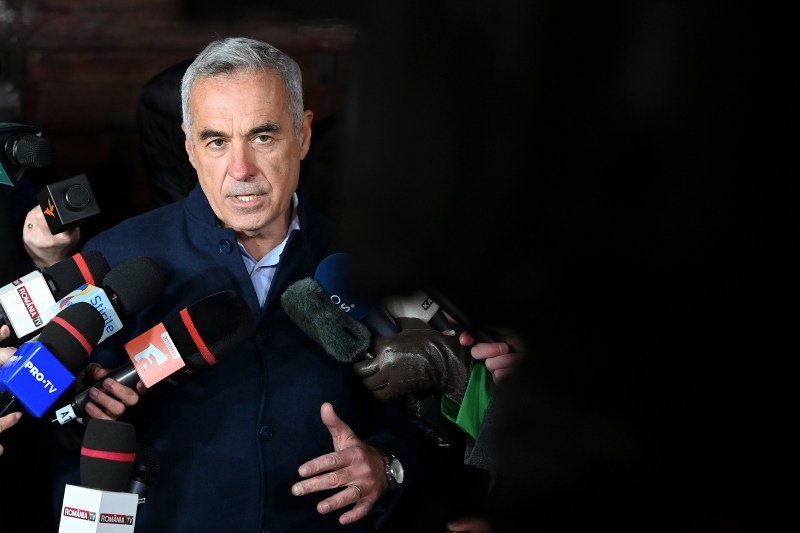 VIDEO Călin Georgescu îl somează pe Klaus Iohannis să părăsească funcția la 12 noaptea: „Veți deveni un infractor dovedit” / „Este ultimul ceas pentru dumneavoastră”