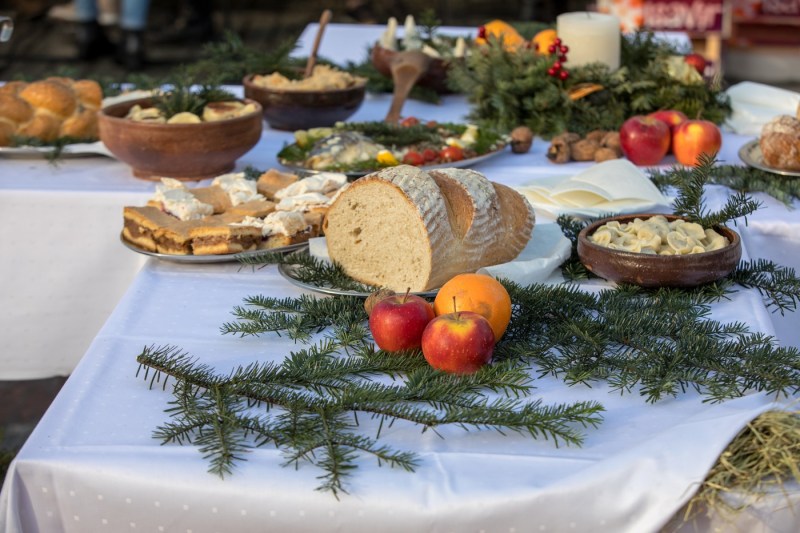 „Mănâncă-ţi bradul de Crăciun!”. Cum au ajuns autorităţile belgiene să lanseze un avertisment pentru oraşul Gent