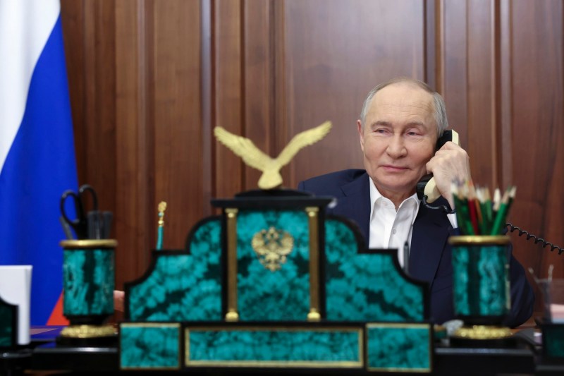 „Moscova nu stă și așteaptă un telefon de la Washington”. Ce spune Kremlinul despre o viitoare convorbire între Trump și Putin