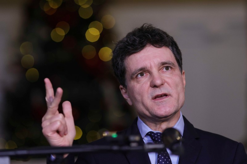 Nicușor Dan, după ce Crin Antonescu s-a „suspendat” din cursa pentru Cotroceni: Nu poți să le ceri să-ți valideze candidatura de la Crăciun și până la Revelion