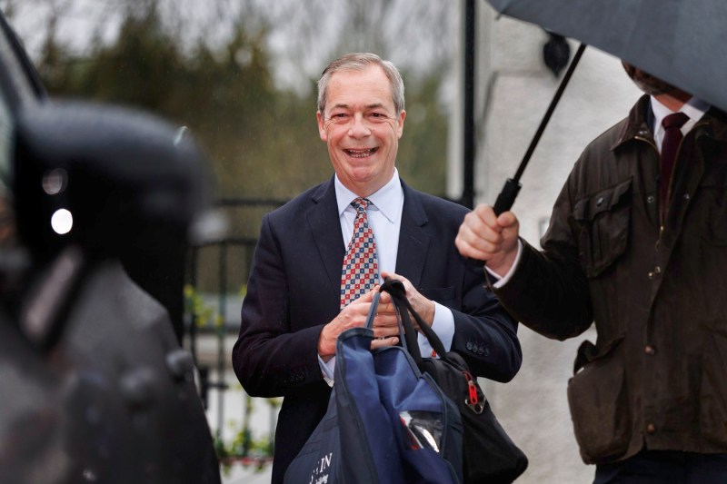 Nigel Farage, contestat în propriul partid. Cererile de demisie au apărut după ce liderul Reform UK a fost criticat de Elon Musk