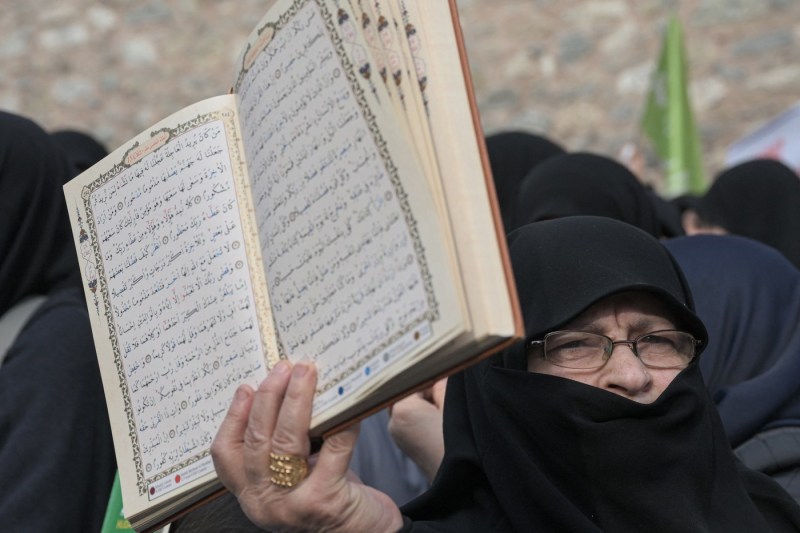 Primii inculpați pentru profanarea Coranului în Danemarca. Acuzația este „tratamentul nepotrivit al unui text religios”