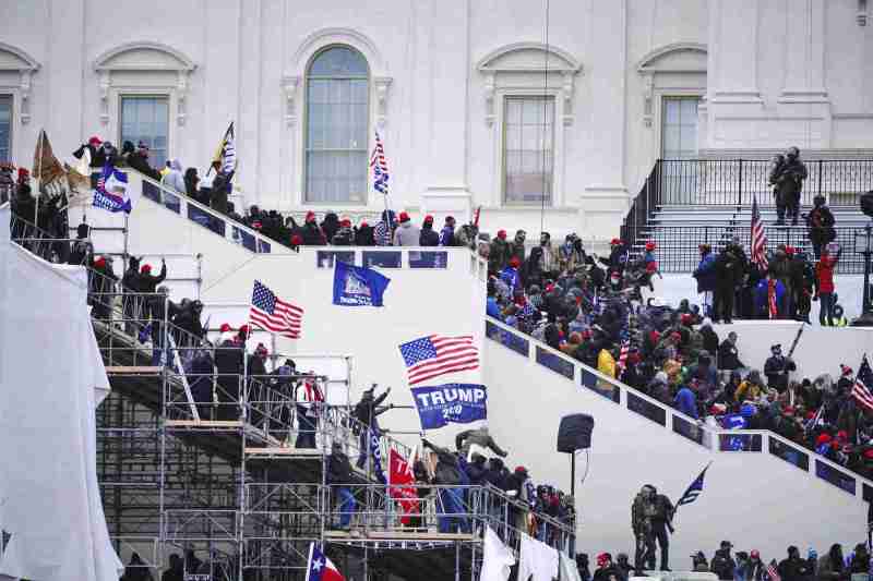 Un american condamnat pentru asaltul asupra Capitoliului, arestat în Canada. Speranțele sale sunt acum legate de Trump