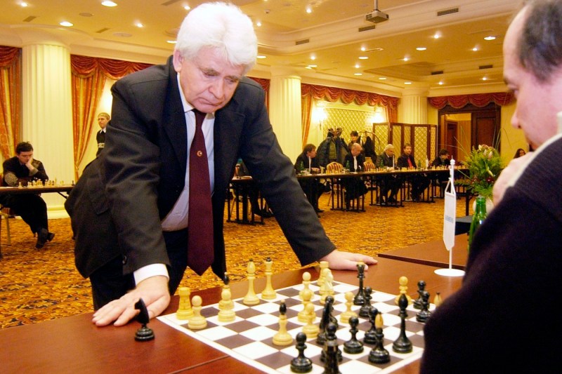 A murit marele maestru al şahului mondial Boris Spasski