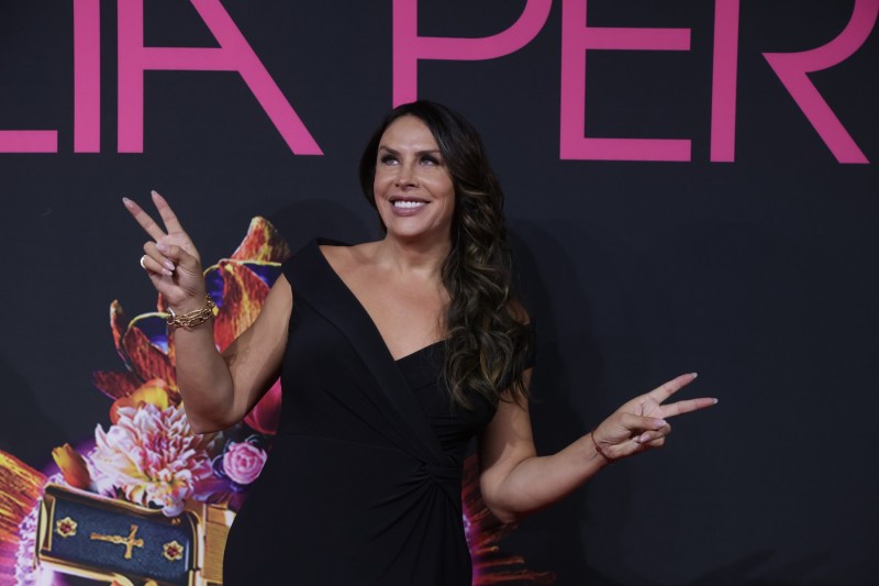 Actrița Karla Sofia Gascon spune că a primit amenințări cu moartea după declarațiile controversate