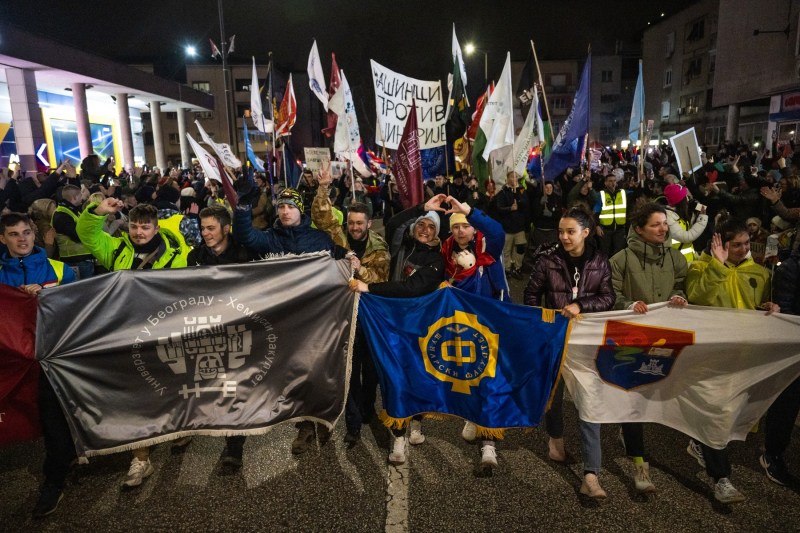 Furie împotriva președintelui Vucic. Studenții sârbi nu cedează și continuă protestele