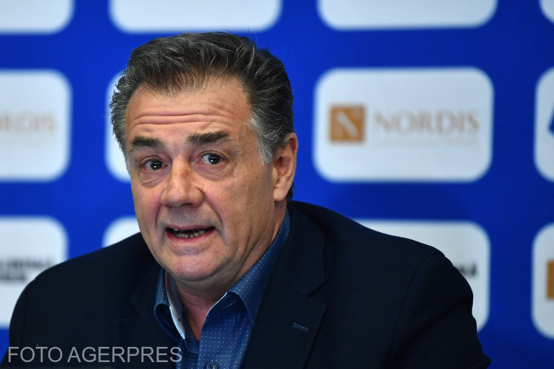Șeful CCA, despre posibilul penalty de la FCSB-Dinamo: Arbitrul VAR nu a putut stabili că mingea e atinsă cu mâna