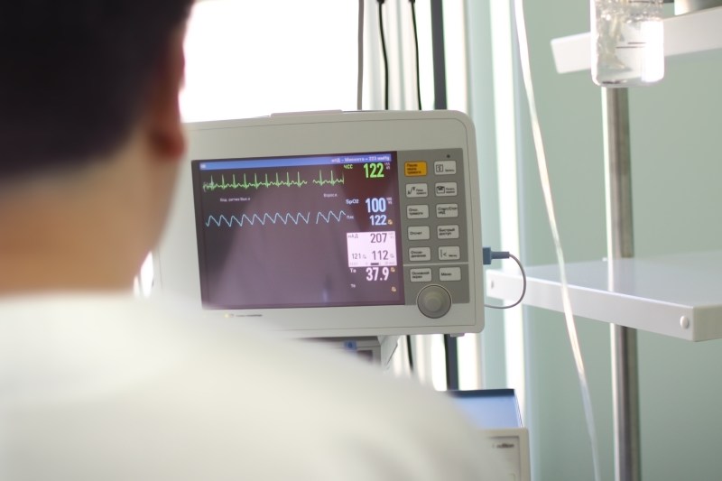 Monitor medical. Fotografie ilustrativă de Sudok1 | Dreamstime.com