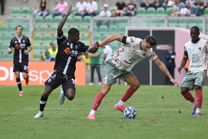 Un cunoscut fotbalist din România a plecat să joace în Rusia, în plin război cu Ucraina. „Ar trebui interzis la Națională!”