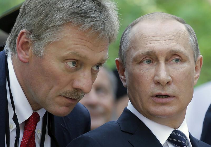 Dmitri Peskov, alături de Vladimir Putin, Foto: Not supplied / WillWest News / Profimedia