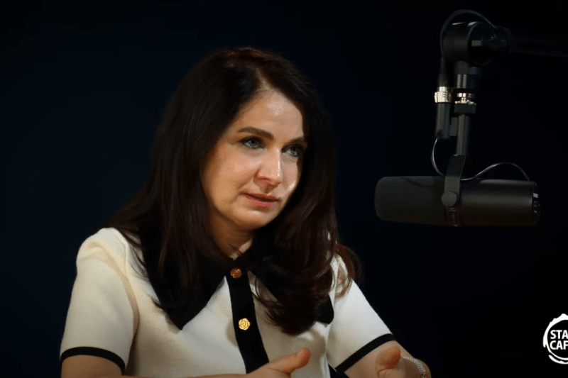 A dat jobul bine plătit, din corporație, pe afacerea ei cu tricotaje de lux. Interviu cu Amalia Săftoiu