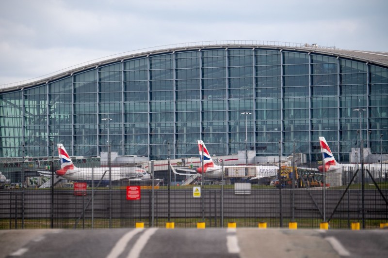 Aeroportul Heathrow, „pe deplin operațional” după incendiul de vineri. Explicațiile directorului după incident
