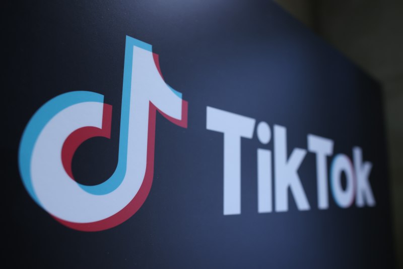 Albania închide TikTok pentru un an, după ce un adolescent a fost ucis în urma unei dispute pe o rețea socială