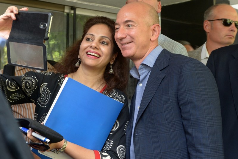 Amazon vrea să transforme galeriile foto ale utilizatorilor într-o piață online: „Ai văzut ceva ce ți-a plăcut la un prieten acasă?”