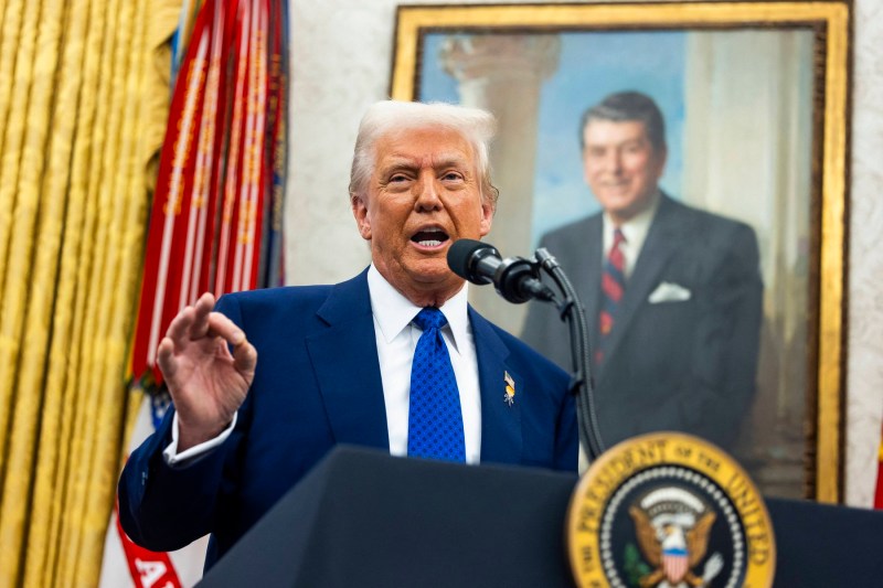 Armata SUA a lansat lovituri asupra rebelilor Houthi din Yemen. Trump îi amenință cu „o forță letală copleșitoare” / Avertisment pentru Iran