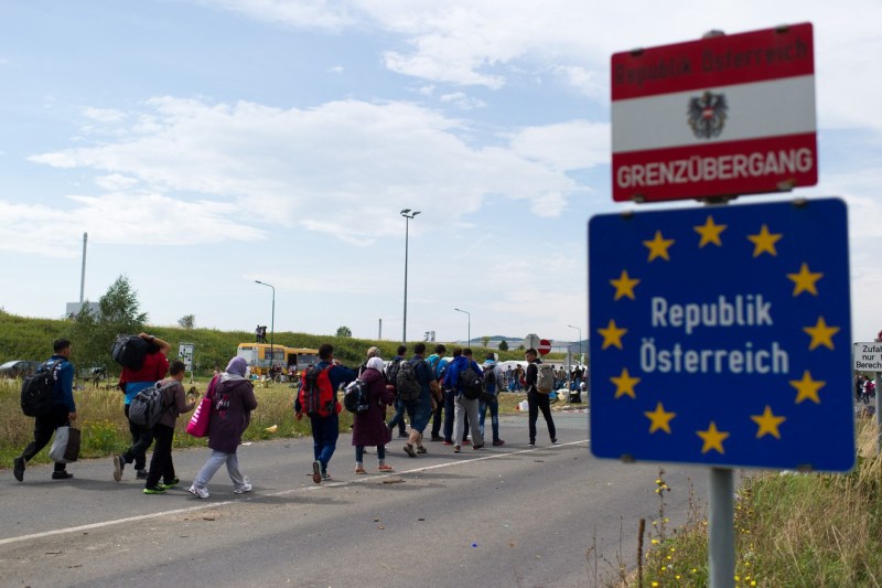 Austria devine prima țară din UE care suspendă reunificările familiale pentru refugiați