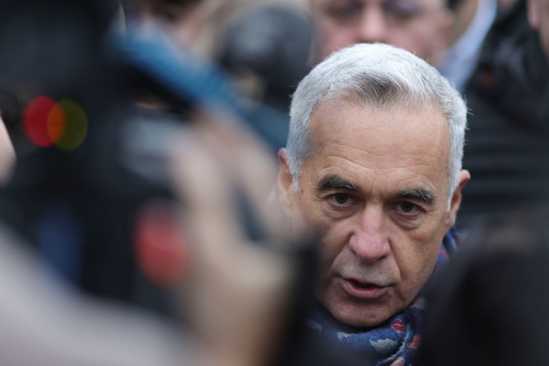 Călin Georgescu revine cu un nou mesaj, în trei limbi, în care amenință: „Vă asigur că lucrurile nu vor rămâne așa!”