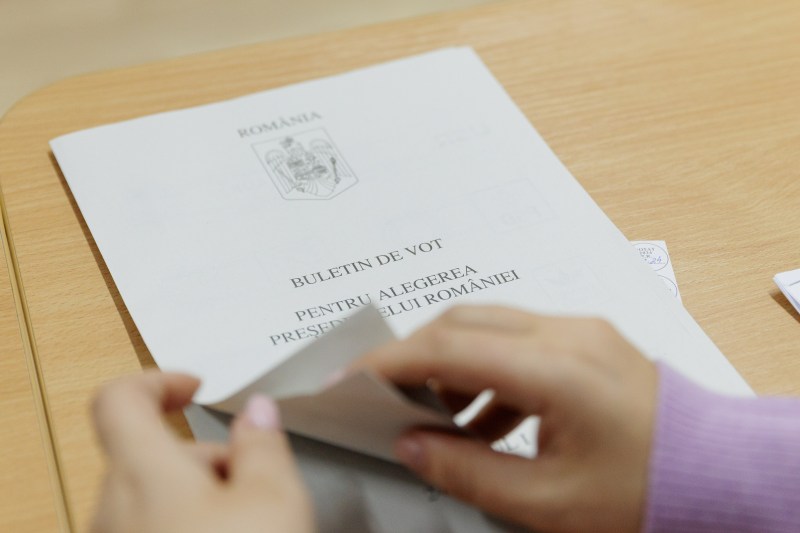 Un buletin de vot de la alegerile prezidențiale din România. Inquam Photos / Bogdan Buda