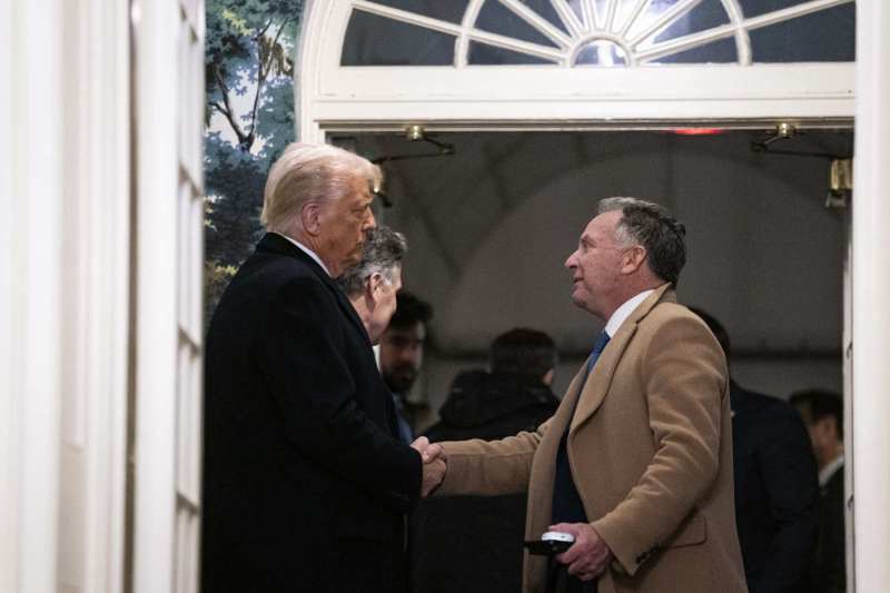 Pe cine trimite Trump la Moscova. „Presăm Rusia să accepte armistițiul”