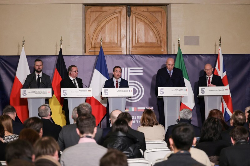 Puterile militare ale Europei vor să accelereze producția de armament. Birocrația UE, socotită un obstacol