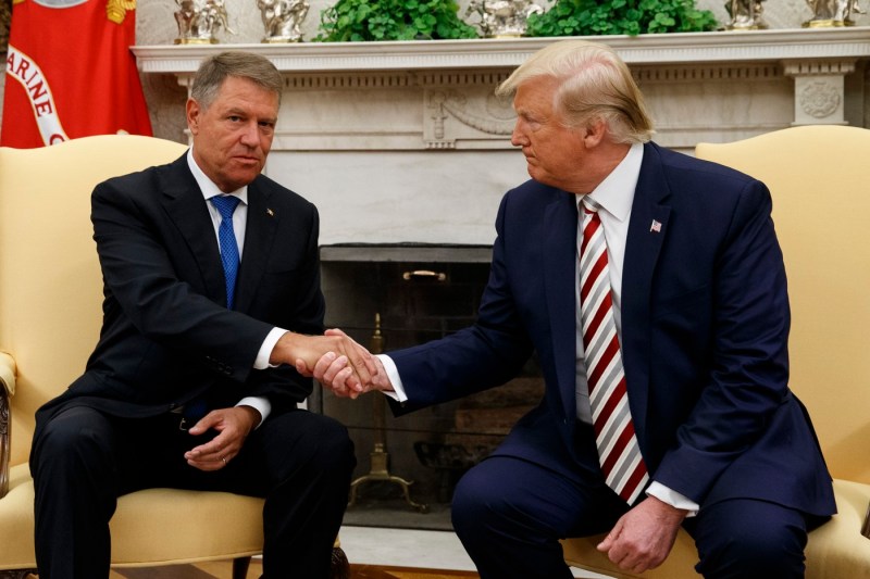 Trump i-a mărturisit lui Mark Rutte că l-a susţinut pentru șefia NATO, funcție la care a candidat și Iohannis: „A mai fost o altă persoană, care nu mi-a plăcut”