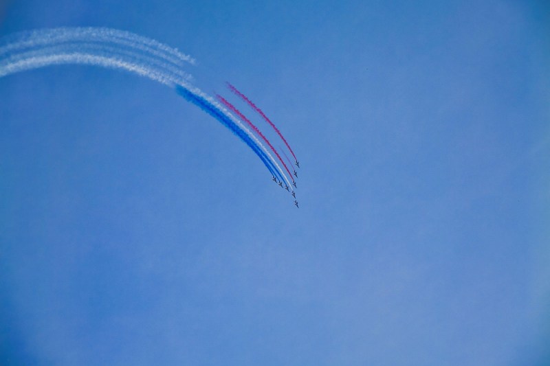 VIDEO Trei persoane găsite în viață după un accident între două avioane militare în Franța