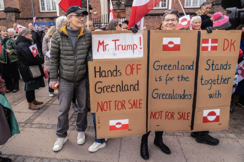 „Vom avea Groenlanda. Da, 100%!”, amenință din nou Trump care nu exclude folosirea „forţei militare”. Ce a răspuns când a fost întrebat ce mesaj transmite astfel Rusie