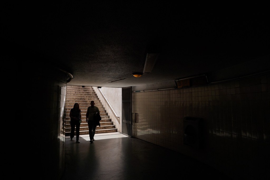 O stație de metrou din Lisabona în timpul penei de curent din 28 aprilie 2025. Foto: Stringer / Anadolu/ABACAPRESS.COM