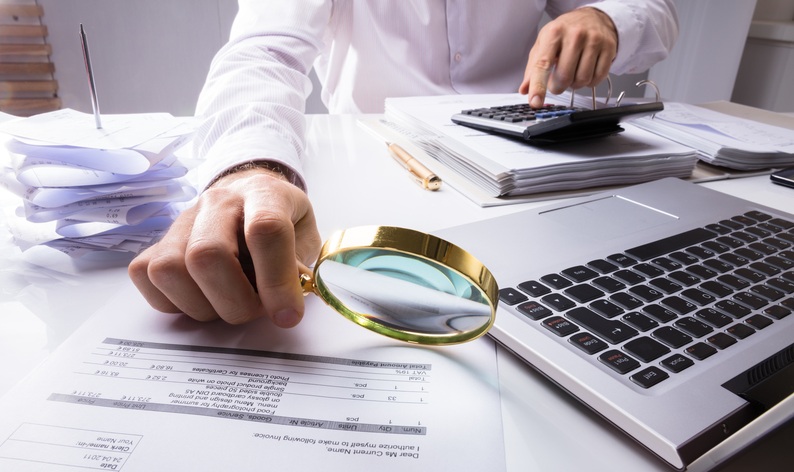 ANAF: O firmă a declarat în RO e-Factura livrări de bunuri și prestări de servicii fără a le evidenția în deconturile de TVA