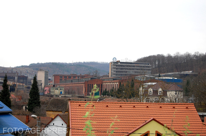 DECIZIE Cea mai veche fabrică din România, în faliment. Afacerea a fost preluată de Hidroelectrica