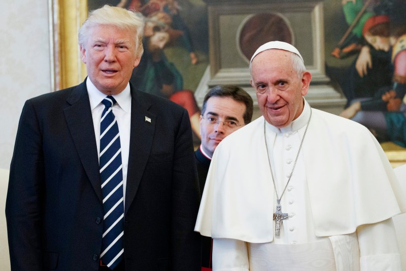 Donald Trump, primul mesaj după moartea Papei Francisc