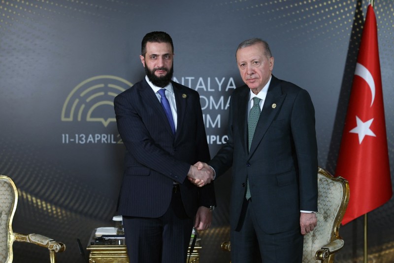 Erdogan acuză Israelul că „încearcă să dinamiteze revoluția” din Siria. Întâlnire cu noul lider de la Damasc