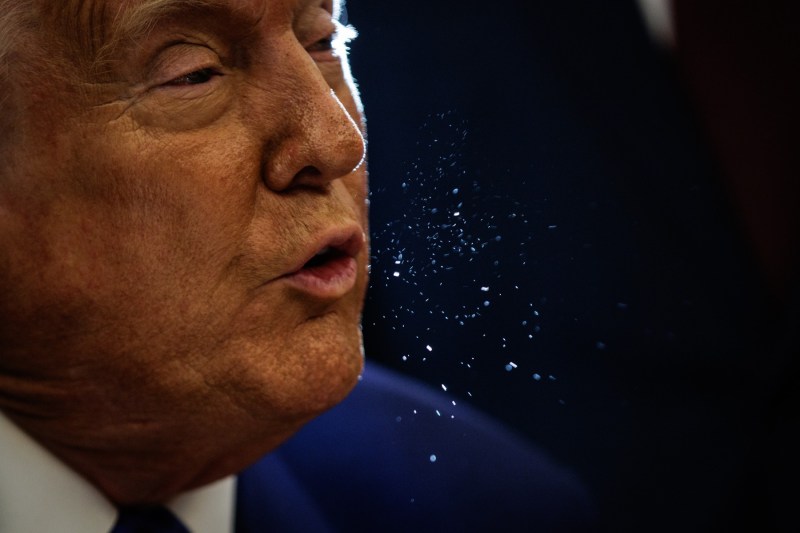 FOTO Casa Albă arată „adevăratele origini ale Covid-19” pe o pagină care seamănă cu un poster de la Hollywood