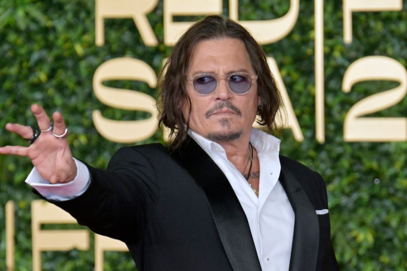 Johnny Depp, schimbare totală de look în noul film care joacă alături de Penelope Cruz. FOTO