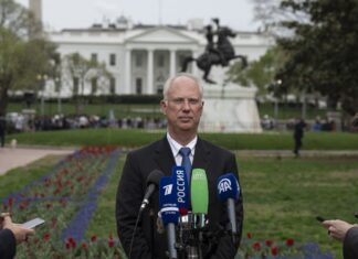 „Este ceva straniu când Casa Albă tace”: Rusia critică lipsa de reacție a SUA la scandalul de corupție din Ucraina