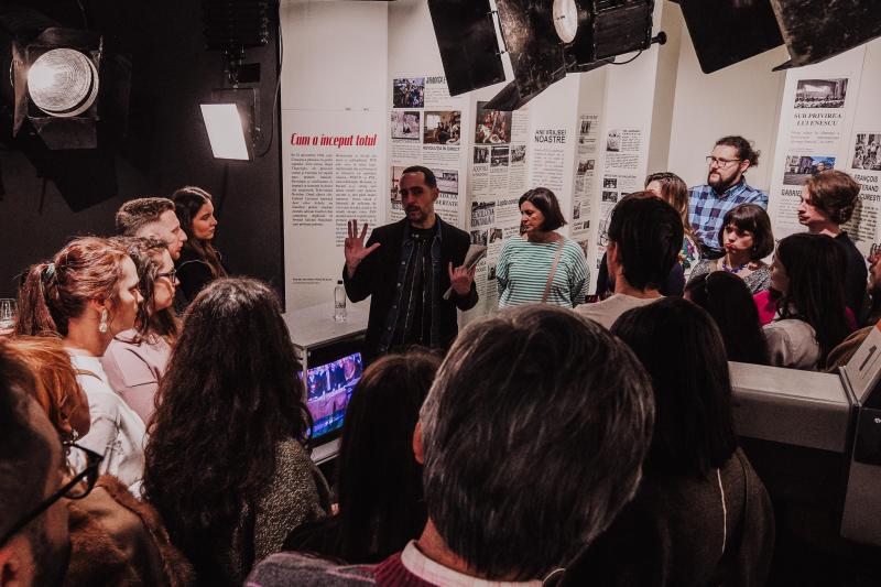 Se redeschide expoziția „Țara din care venim. Primii 35 de ani” cu ocazia celor mai importante alegeri prezidențiale din România