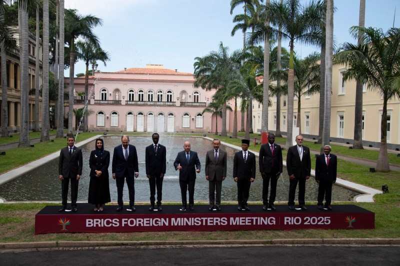 Țările BRICS caută o ripostă comună la taxele vamale impuse de Trump