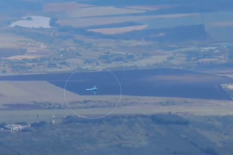 VIDEO Avion rusesc de vânătoare Su-30SM, cotat la 50 de milioane de dolari, distrus într-un incendiu despre care Kievul afirmă că este un act de sabotaj intern