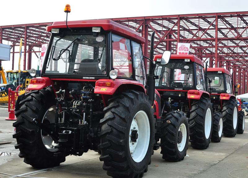 Tractoare noi, Foto: Albertophotography / Dreamstime.com