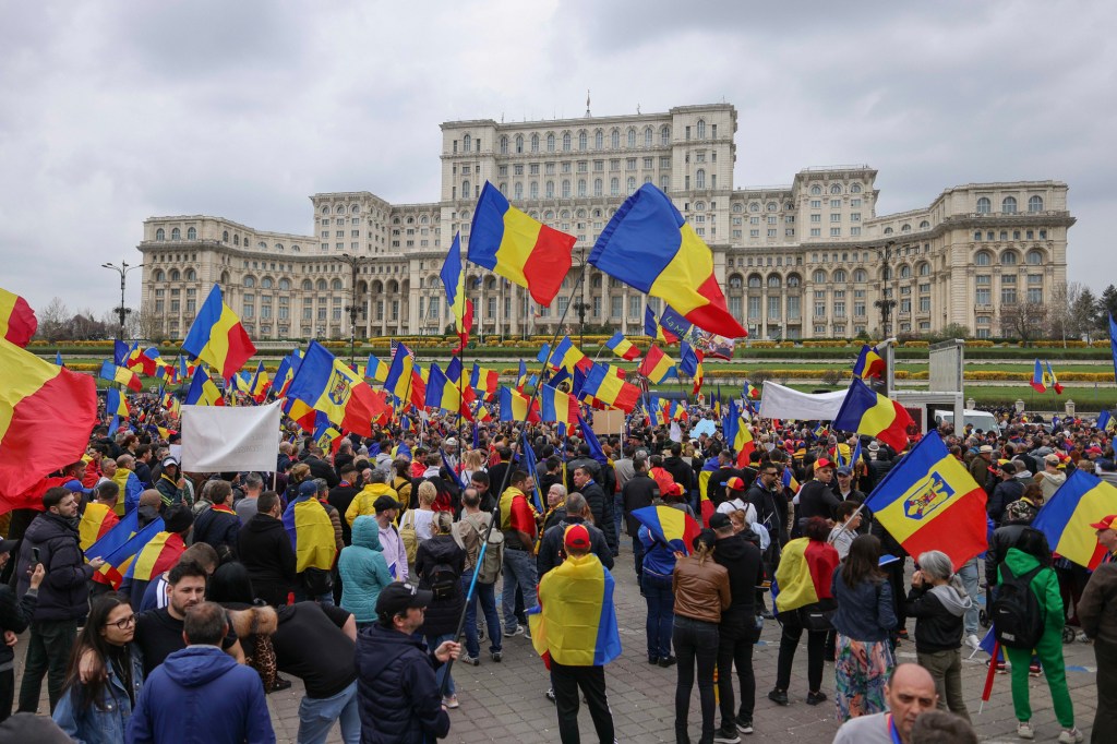Protest în Piața Constituției din București pentru reluarea turului II al alegerilor prezidențiale, 26 martie 2025. Inquam Photos / Octav Ganea