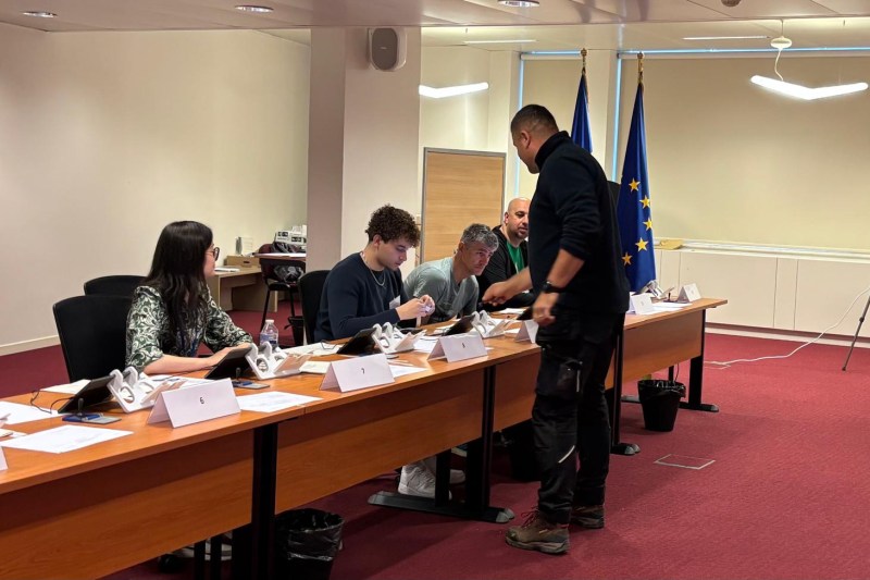 Alegeri prezidențiale 2025: În primele ore, în diaspora s-au strâns de patru ori mai multe voturi / Schimbarea majoră pentru românii care votează în străinătate