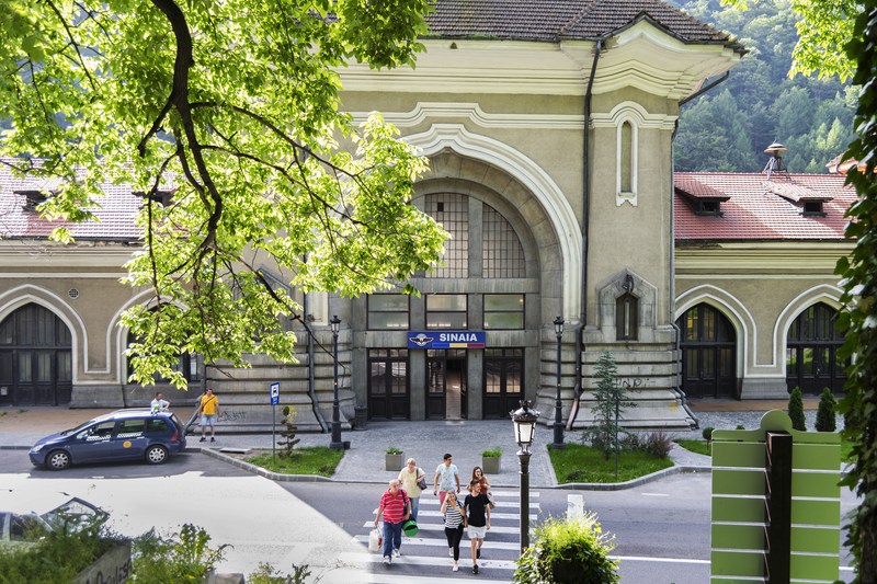 Alegeri prezidențiale 2025. Un număr mare de turiști au votat pe liste suplimentare în secţiile din staţiunile de pe Valea Prahovei